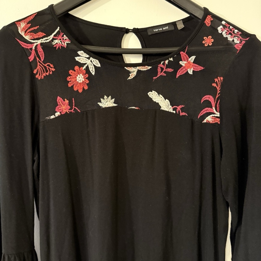 Verve ami Soft Women's Sweater Black Floral Embroidery On Sheer Lace Keyhole L